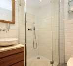 Shared shower room Shared shower room